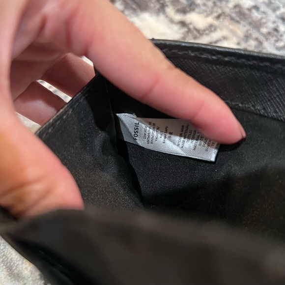 Fossil Jori Bifold Black Leather Wallet - Picture 6 of 6